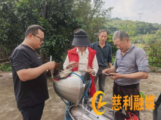 佛袈山村:党群阵地筑防线 三轮出行保平安 .png 佛袈山村:党群阵地筑防线 三轮出行保平安 .png