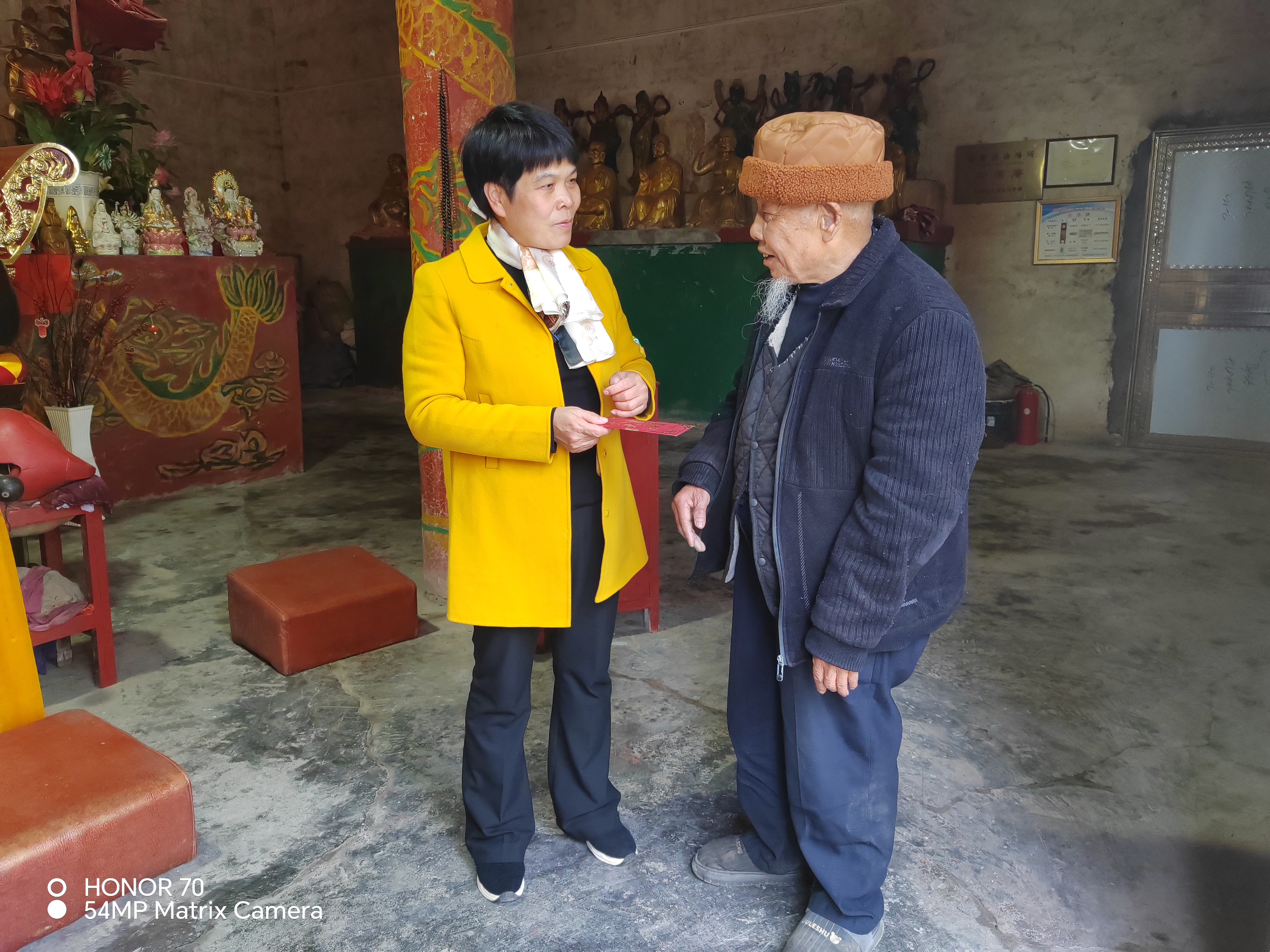 刘真走访慰问宗教界代表人士.jpg
