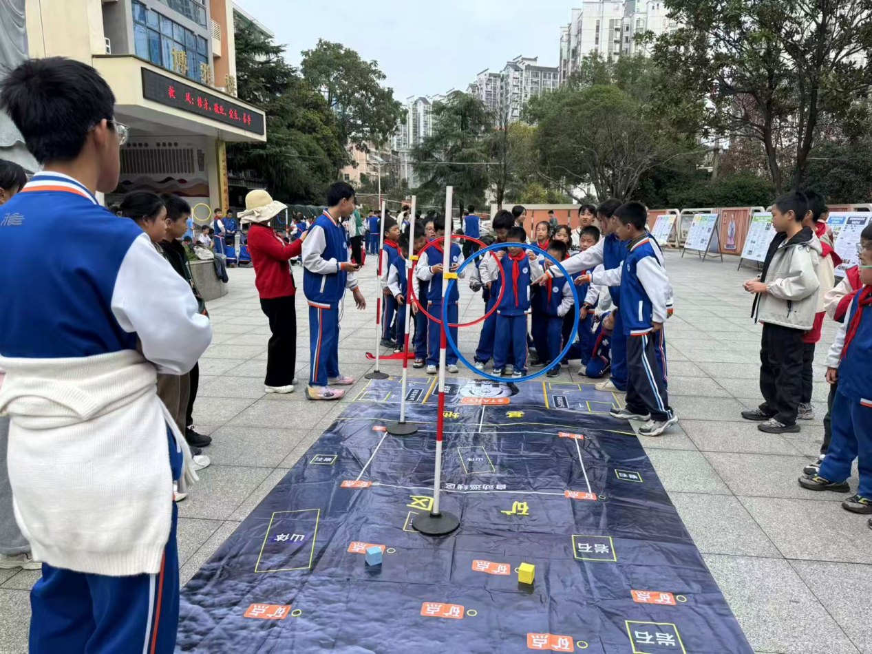 郴州市苏雅中学第六届校园科技节启动