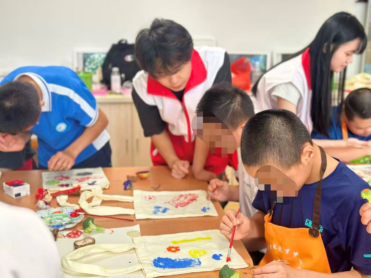 湘南学院“美愈同行”志愿服务项目走进郴州市特殊教育中心学校