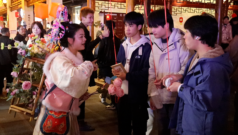 千人齐聚！这场非遗盛宴太绝了！就在“鱼” 你夜游瓦窑坪！