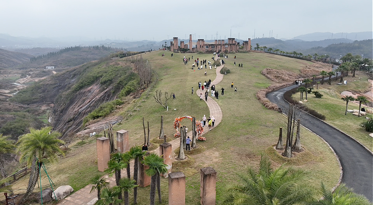 高椅岭：马年登高趣玩多 新春年味满丹霞