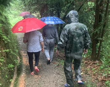 寨牙乡：转移地质灾害户，做好防汛工作