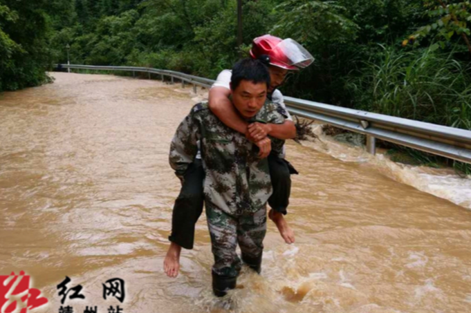 靖州三锹乡三锹村：我是书记，我先上！