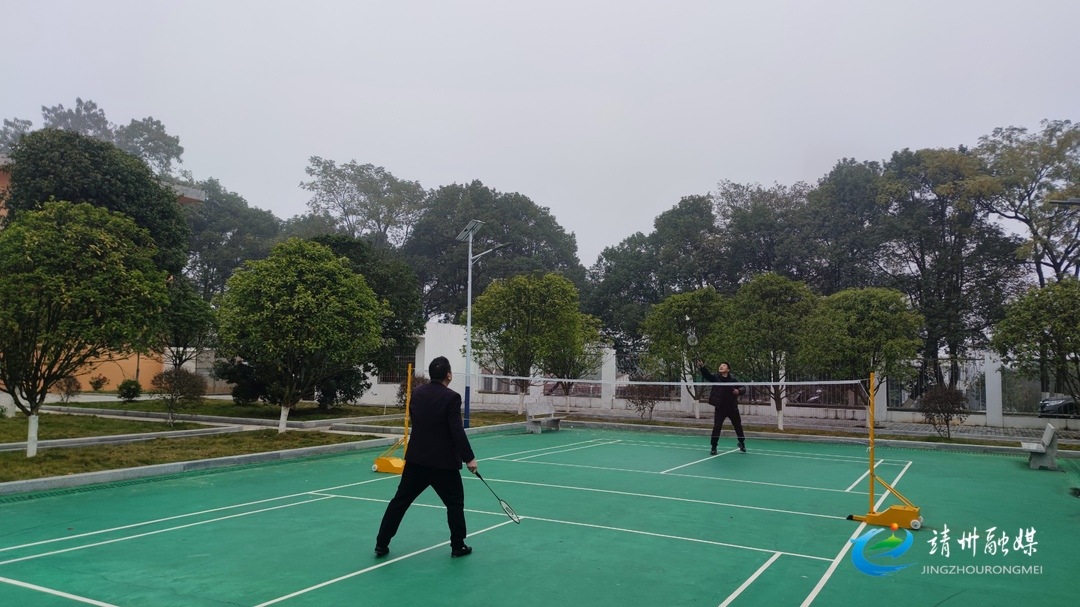 靖州：边角地“变身”铁路文化主题公园