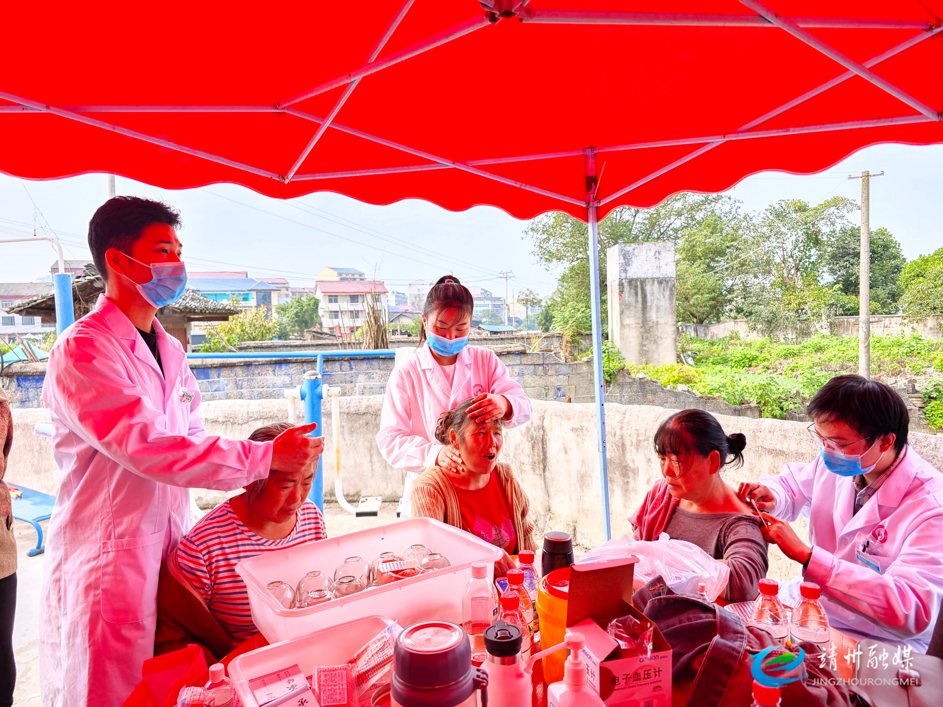 靖州：多地开展多彩活动 情暖重阳传美德