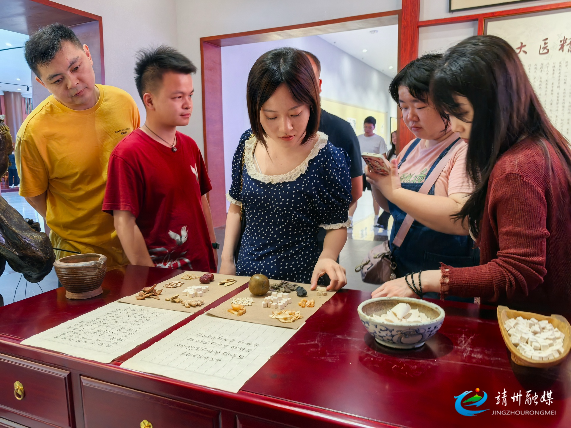 邂逅“梅”好靖州 男女嘉宾分组探景寻味
