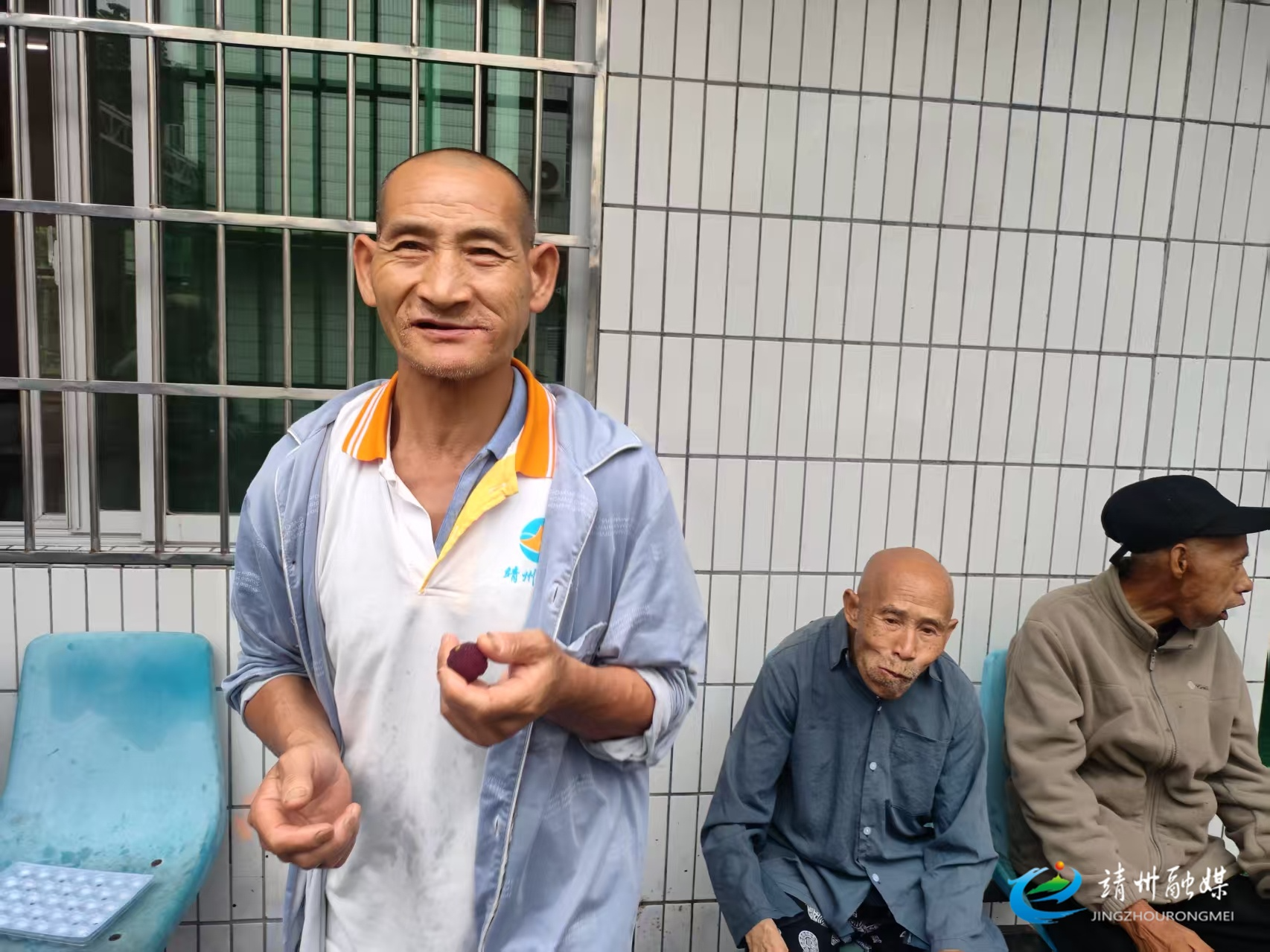 【新时代文明实践】靖州：送爱心台梅 暖老人心怀