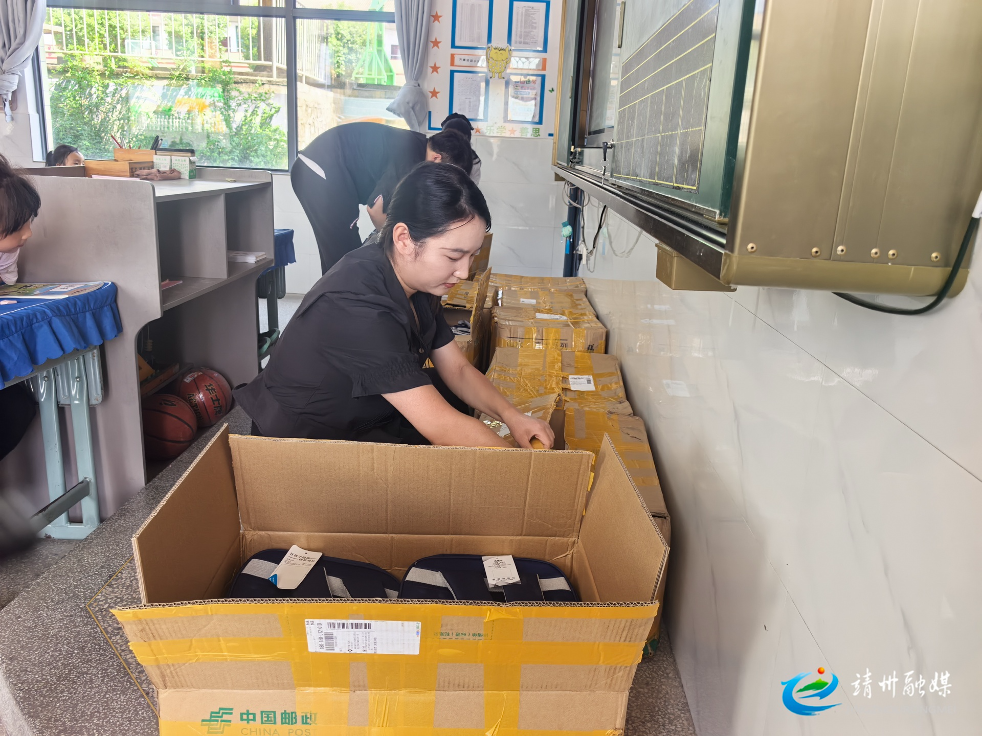 【新时代文明实践】千里送暖！浙江省宁波杭州湾爱心团体情暖横江桥小学34名学子
