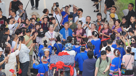 【铸牢中华民族共同体意识】四·八姑娘非遗传承活动热闹启幕 岩脚侗寨文旅交融共话民族团结
