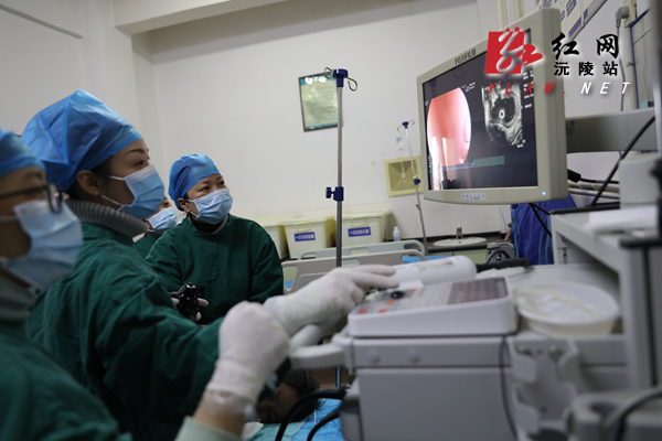 县人民医院成功开展超声内镜检查术造福患者