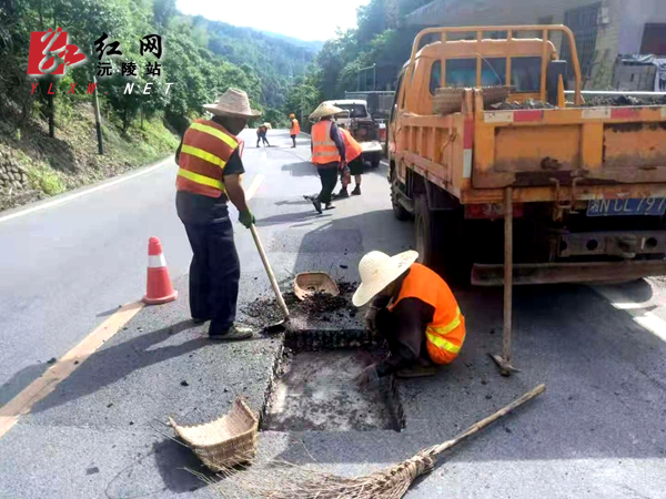 县公路部门：抢抓晴好天气  全面铺开公路养护工作