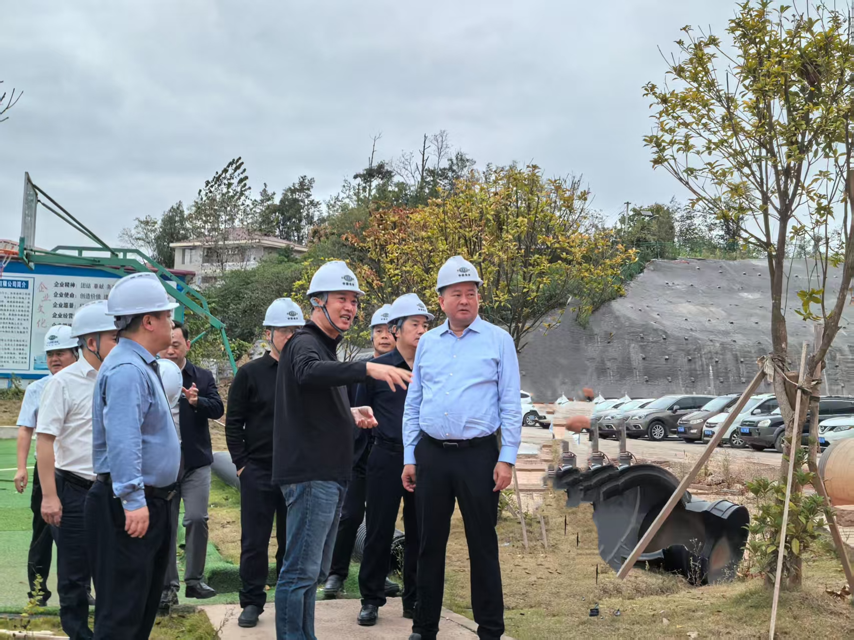 刘向阳调研县人民医院南院项目建设工作时强调：严把质量关 守住安全线 全力冲刺确保人民医院南院如期运营