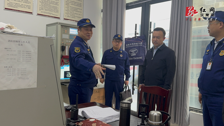 黄松柏带队开展重点场所消防专项检查