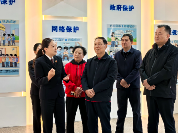 杨泰波来沅调研关心下一代工作