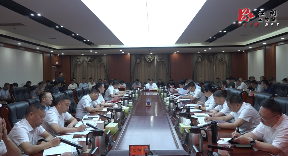 刘向阳主持召开2025年第12次县委常委会