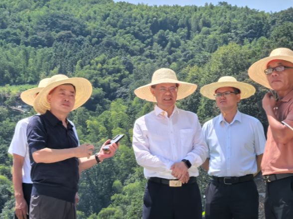 易中华在官庄镇调研矿业企业时强调：统筹安全与发展  推动主导产业提质增效