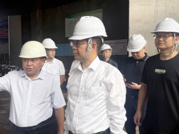 易中华调研重点项目时强调：以“项目为王”理念提速攻坚 确保民生工程早惠民