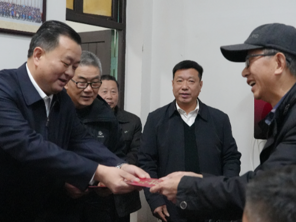 【新春送温暖】刘向阳走访慰问县直机关有关协会组织 向老同志致以新春问候
