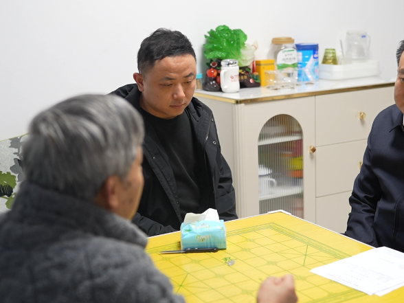 【新春送温暖】刘向阳到沅陵镇走访慰问 向基层党员群众送去新春关怀