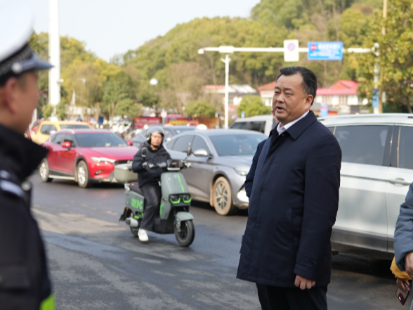 【新春送温暖】刘向阳 陈星看望慰问值班执勤保障单位