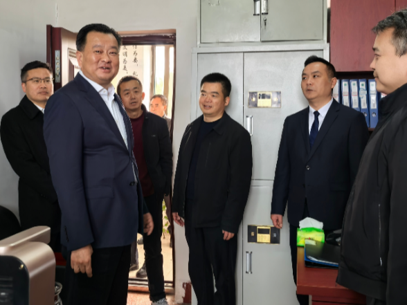 【新春走基层】刘向阳 陈星春节假期后首个工作日走访慰问机关干部职工