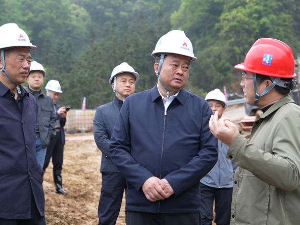刘向阳调研重点交通项目时强调：凝心聚力攻坚克难 全力推动交通项目提速提质 