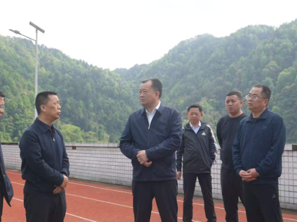 刘向阳在北溶乡调研防汛备汛及应急演练筹备工作时强调：以最严作风守护群众生命财产安全