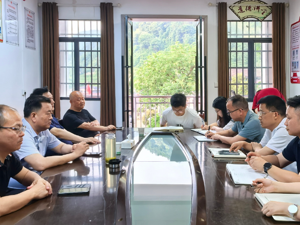 刘向阳“四不两直”暗访督导乡镇工作 勉励新班子展现新担当 彰显新作为