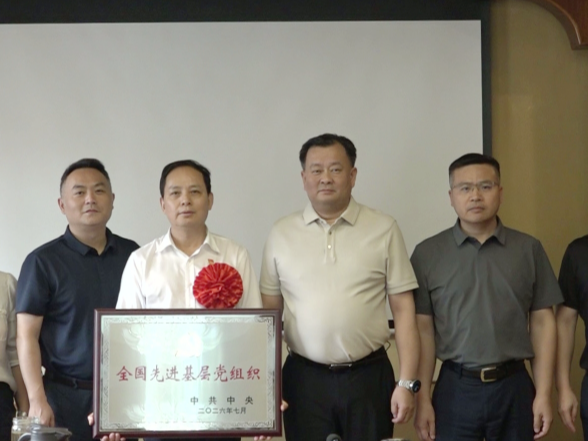载誉归来！刘向阳会见我县全国“两优一先”表彰对象