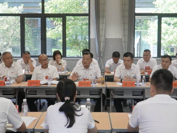 聚焦党代会| 刘向阳 陈星等县领导参加县第十四次党代会代表团分组讨论