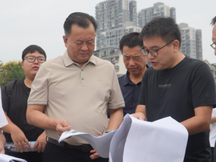 现场办公冲刺筹备 精细部署护航盛会：刘向阳调度2026世界划联龙舟世界杯暨沅陵传统龙舟赛筹备工作