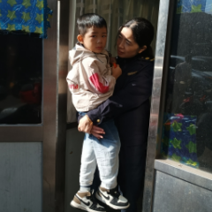 城管帮助走失儿童找到家人