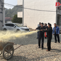 沅陵县荔溪乡开展消防培训演练 