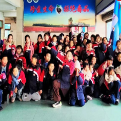 沅陵县溪子口小学组织学生参观禁毒展览馆