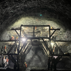 张官高速古城山隧道喜迎新节点