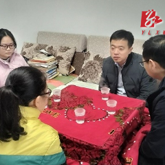 杨三建到沅陵镇走访慰问困难群众