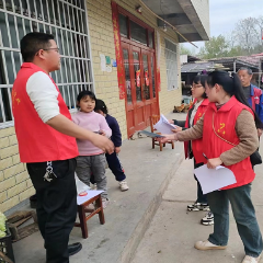 沅陵县沅陵镇岩板铺村开展“利剑护蕾”走访行动