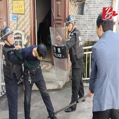 沅陵县沅陵镇凤凰山社区：反恐防暴演练 筑牢安全防线