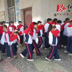 溪子口小学开展四月消防疏散演练