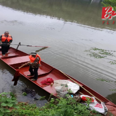 沅陵县明溪口镇：开展河道垃圾清理  不断优化营商环境