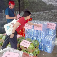沅陵县总工会：“夏送清凉” 情暖龙舟大赛一线工作者