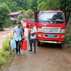 沅陵县官庄镇：山洪阻断赴考路 干群协力齐“送考”