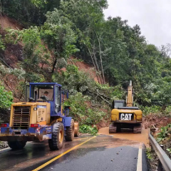 【迎战强降雨】沅陵:暴雨致多条公路中断 公路部门全力抢修