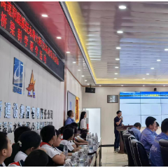 沅陵县高坪九校组织学生走进张官高速沅水特大桥项目部进行研学活动