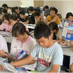 沅陵县借母溪乡：“开学第一课”禁毒进校园