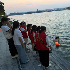 沅陵镇望圣坡社区开展志愿者夏季防溺水进社区活动