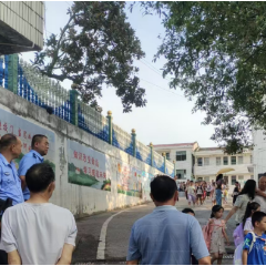 七甲坪镇：开学首周“护学岗”上线 守护学子平安起航