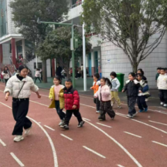 荷花池小学:防患未然强演练 守护安全筑防线