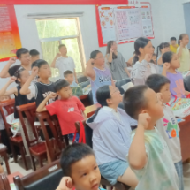 沅陵县马底驿乡颜家村:党建赋能乡村治理 安全课堂护航多彩暑期